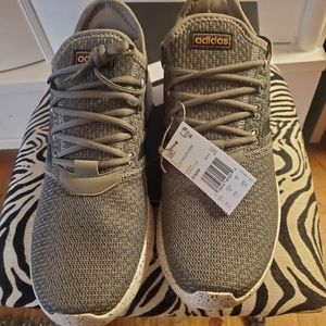 New in box men's Adidas lite racer rbn